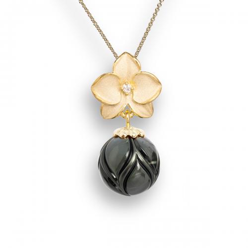  NFC Jewelry by Galatea call Momento pearl. First interactive NFC jewelry for Iphone 7 and newer